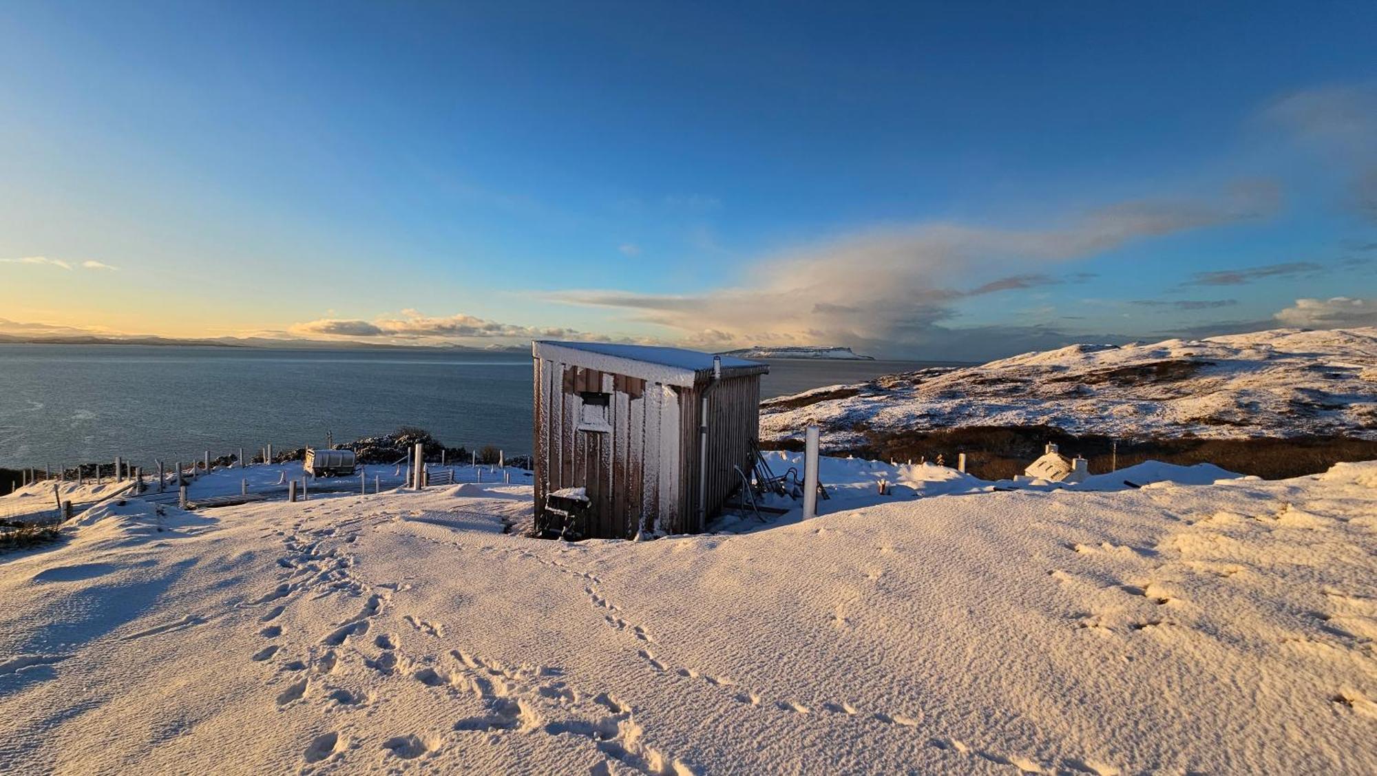 Villa Hut On The Hill à Aird of Sleat Extérieur photo